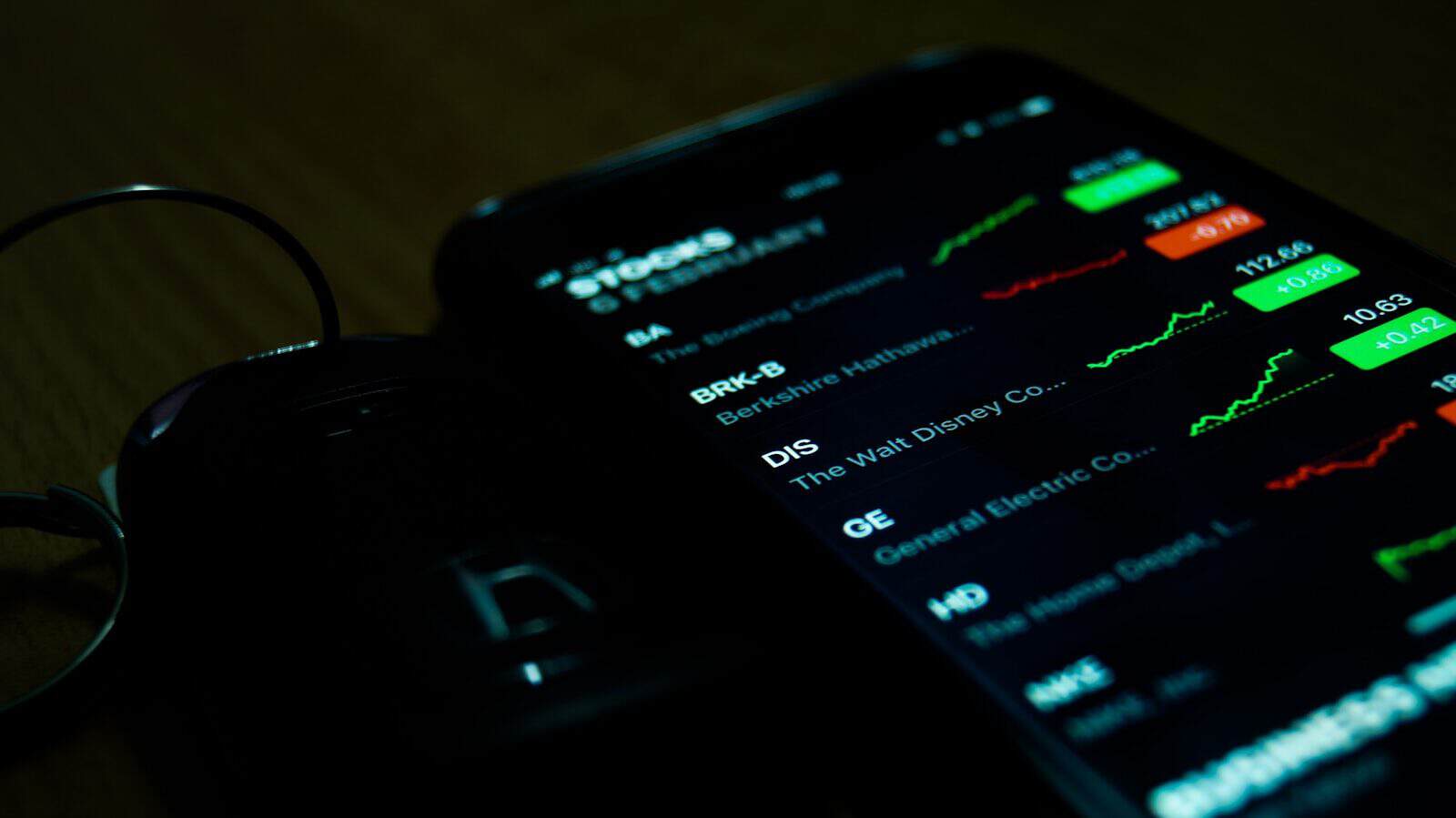What Record Stock Indices Mean for Your ETF Savings Plan